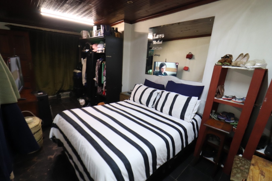 5 Bedroom Property for Sale in Lentegeur Western Cape
